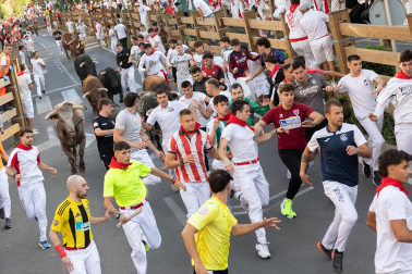 Fotos del tercer encierro de fiestas de Tudela 2026