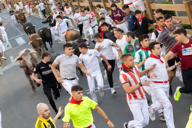 Fotos del tercer encierro de fiestas de Tudela 2026