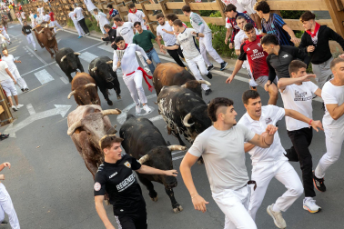 Fotos del tercer encierro de fiestas de Tudela 2026