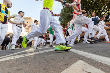Fotos del tercer encierro de fiestas de Tudela 2026