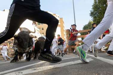 Fotos del tercer encierro de fiestas de Tudela 2026