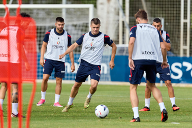 Fotos del entrenamiento matinal del primer equipo de Osasuna