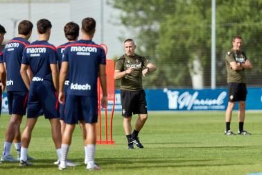 Fotos del entrenamiento matinal del primer equipo de Osasuna
