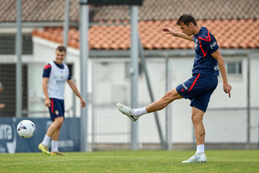 Fotos del entrenamiento matinal del primer equipo de Osasuna