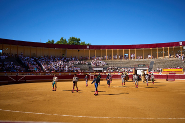 Los diestros Sebastián Castella, Borja Jiménez y Tomás Rufo se enfrentaron a los toros de la ganadería Ojailén en el festejo de las fiestas de Tudela 2026 del lunes, 27 de julio