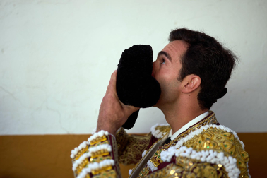 Los diestros Sebastián Castella, Borja Jiménez y Tomás Rufo se enfrentaron a los toros de la ganadería Ojailén en el festejo de las fiestas de Tudela 2026 del lunes, 27 de julio
