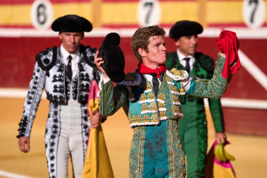 Los diestros Sebastián Castella, Borja Jiménez y Tomás Rufo se enfrentaron a los toros de la ganadería Ojailén en el festejo de las fiestas de Tudela 2026 del lunes, 27 de julio