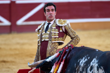 Los diestros Sebastián Castella, Borja Jiménez y Tomás Rufo se enfrentaron a los toros de la ganadería Ojailén en el festejo de las fiestas de Tudela 2026 del lunes, 27 de julio