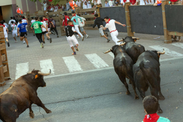 Fotos del cuarto encierro de fiestas de Tudela 2026