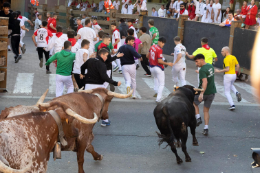 Fotos del cuarto encierro de fiestas de Tudela 2026
