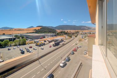 Piso listo para entrar a vivir a un paso de Pamplona y sin preocuparte por reformas!