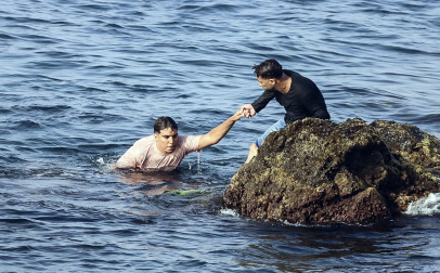 Fotos de la llegada de inmigrantes a la costa de Ceuta