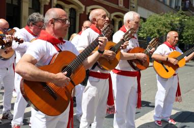 Fotos del cohete de fiestas de Estella
