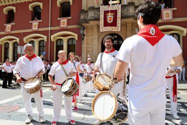 Fotos del cohete de fiestas de Estella