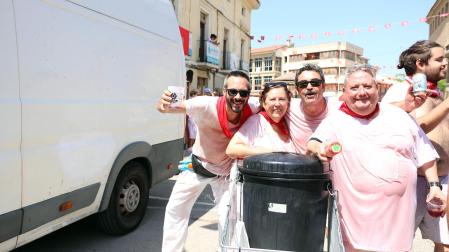 Fotos del cohete de fiestas de Arguedas