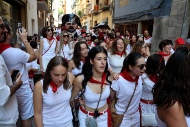 Fotos de la pañuelada de las chicas en fiestas de Estella