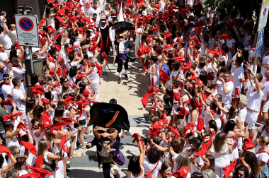 Fotos de la pañuelada de las chicas en fiestas de Estella