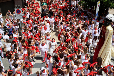 Fotos de la pañuelada de las chicas en fiestas de Estella