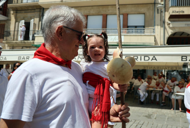 Fotos de la procesión y pañuelada de Estella