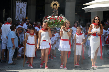 Fotos de la procesión y pañuelada de Estella