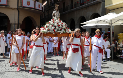 Fotos de la procesión y pañuelada de Estella