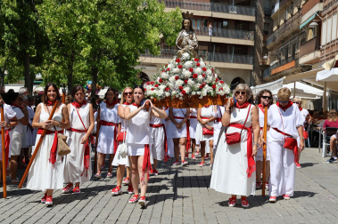 Fotos de la procesión y pañuelada de Estella