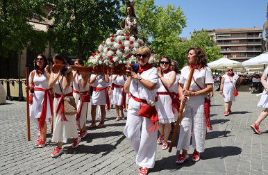 Fotos de la procesión y pañuelada de Estella