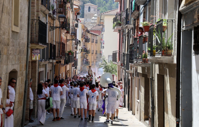 Fotos de la procesión y pañuelada de Estella