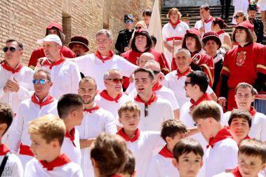 Fotos de la procesión y pañuelada de Estella