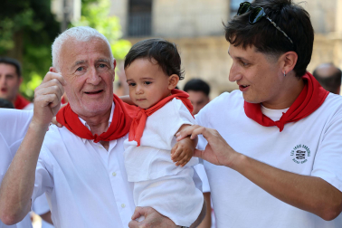 Fotos de la procesión y pañuelada de Estella
