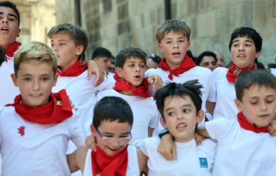 Fotos de la procesión y pañuelada de Estella