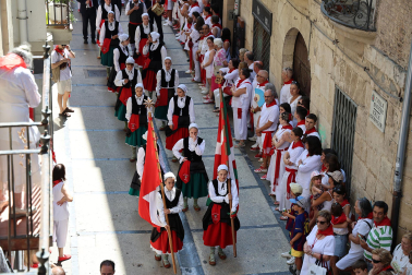 Fotos de la procesión y pañuelada de Estella
