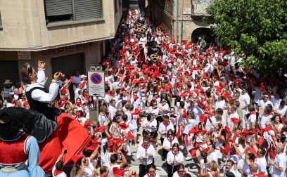 Fotos de la procesión y pañuelada de Estella