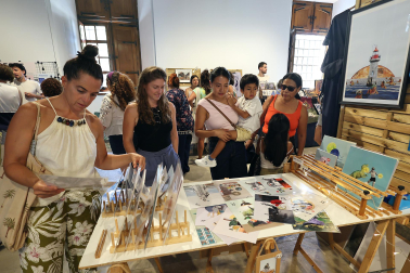 Fotos del mercado Âme&Art en la Sala de Armas de la Ciudadela