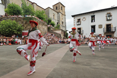 Fotos de la Bordon Dantza en Bera