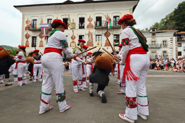 Fotos de la Bordon Dantza en Bera