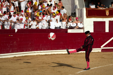 Fotos de la corrida mixta de fiestas de Estella