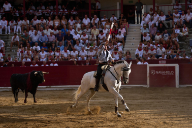 Fotos de la corrida mixta de fiestas de Estella