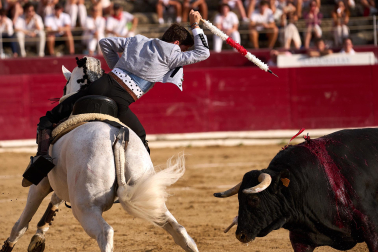 Fotos de la corrida mixta de fiestas de Estella