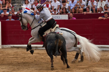 Fotos de la corrida mixta de fiestas de Estella