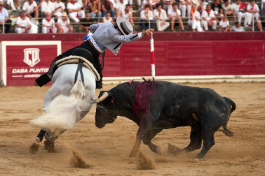 Fotos de la corrida mixta de fiestas de Estella