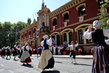 Fotos del cohete infantil de Estella