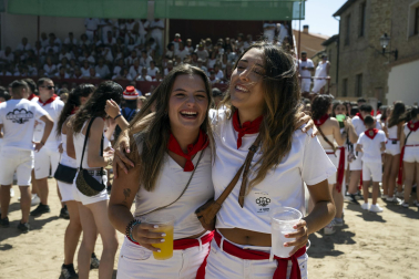 Fotos del cohete de fiestas de Larraga