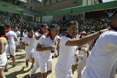 Fotos del cohete de fiestas de Larraga