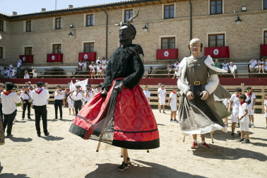 Fotos del cohete de fiestas de Larraga