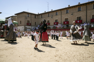 Fotos del cohete de fiestas de Larraga