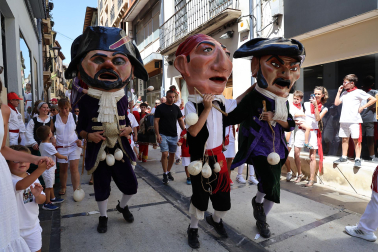 Fotos de la despedida de gigantes de fiestas de Estella