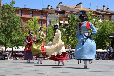 Fotos de la despedida de gigantes de fiestas de Estella