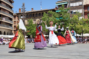 Fotos de la despedida de gigantes de fiestas de Estella