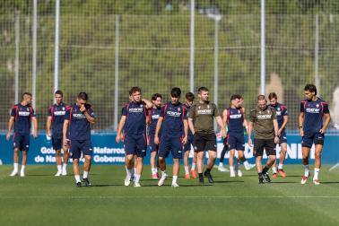 Fotos de la última sesión de Osasuna antes de medirse en EL Sadar al Al-Ain